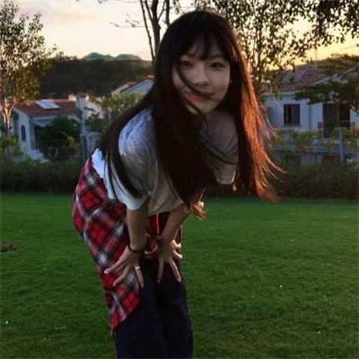橙色女孩